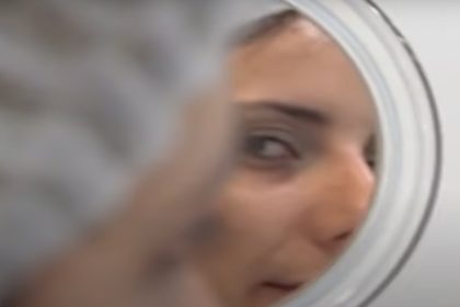 Preenchimento facial feito por profissional é seguro (Foto: YouTube/Reprodução)