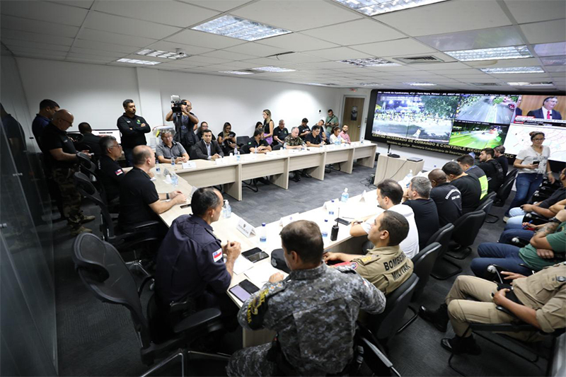 Autoridades da segurança pública: reforço na proteção às instituições (Foto: Alex Pazuello/Secom)
