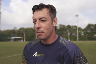 Árbitro Raphael Claus: jogadores na Europa são mais educados (Foto: CBF TV/Reprodução)