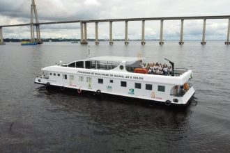 Barco ProQAS inicia mais uma etapa da pesquisa científica (Foto: Rafael Lopes/UEA)