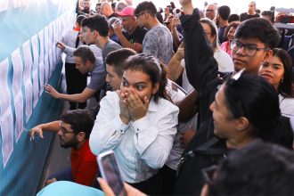 Candidata se espanta ao saber que foi aprovada na UEA (Foto: Arthur Castro/Secom)