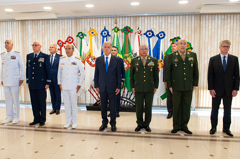 Ministro da Defesa Jose Mucio Monteiro