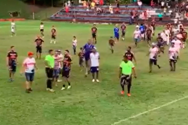 Jogo de futebol amador termina com tiroteio e mortes em Manaus