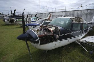Aviões apreendidos foram destruídos (Foto: Fernando Frazão/ABr)