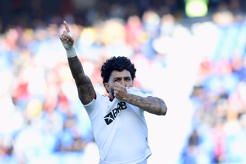 Gabugol marcou dois no triunfo do Flamengo (Foto: Marcelo Cortes/CRF)