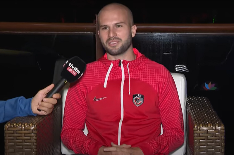 João Figueiredo tive que teve livramento (Foto: Tivibu Spor/YouTube/Reprodução)