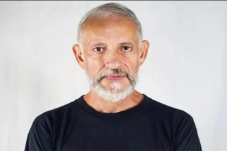Professor Omar de Araújo Linhares foi encontrado morto na escola (Foto: Facebook/Reprodução)