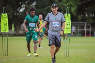 Treinador Paulo Henrique Marques deixou o comando do Manaus FC (Foto: Ismael Monteiro/Manaus FC)