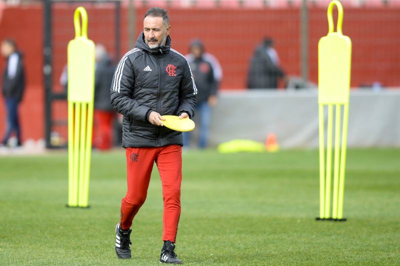 Mesmo sem títulos, início de Vítor Pereira no Flamengo é melhor