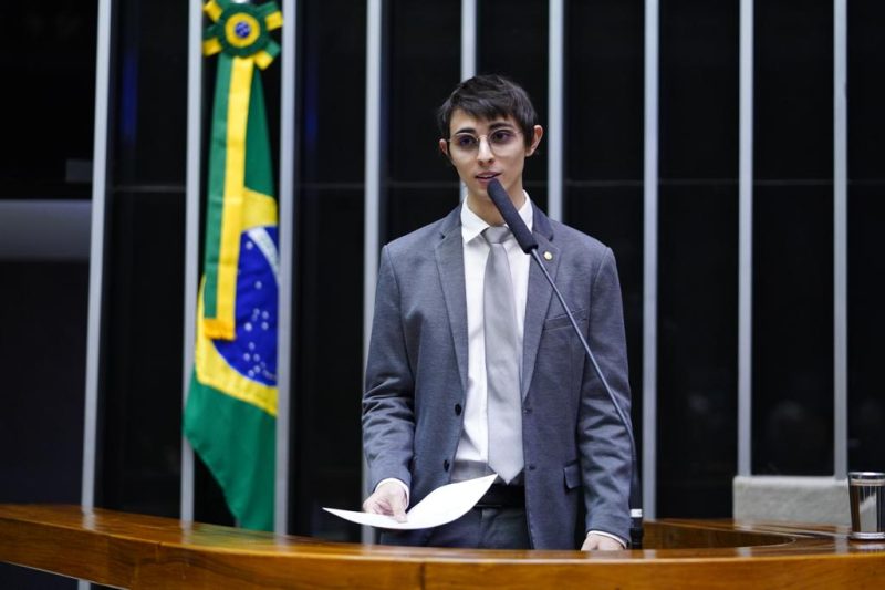 Amom votou contra o projeto por achar que só beneficia político corrupto (Foto: Pablo Valadares/Câmara dos Deputados)