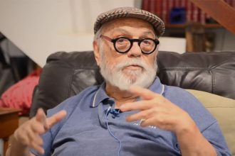 Ator Antônio Pedro ganhou fama com grandes papéis na TV e cinema (Foto: YouTube/Reprodução)