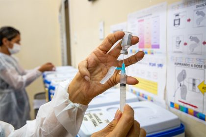Vacina da Coronavac é para crianças a partir dos 3 anos (Foto: Semsa/Divulgação)