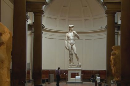 Escultura de David, de Michelangelo: polêmica em aula sobre arte renascentista (Foto: YouTube/Reprodução)