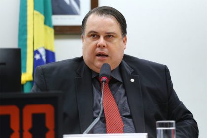 Deputado Julio Cesar Ribeiro apresentou o projeto de lei (Foto: Vinicius Loures/Agência Câmara)