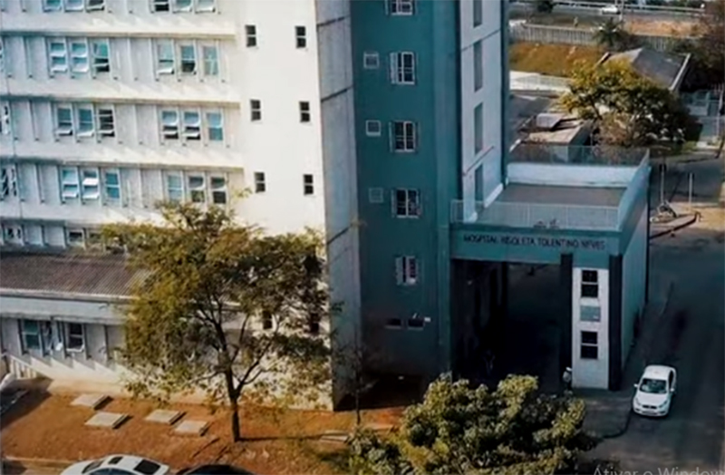 Jovem foi atentida no Hospital Risoleta Tolentino Neves, passou por cirurgia, mas não resistiu (Foto: Hospital Risoleta Tolentino Neves/YouTube/reprodução)