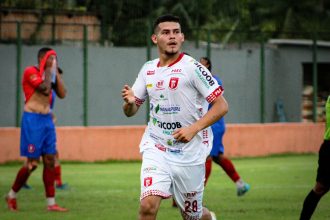 Max Nóbrega desencantou e marcou o gol de empate do Princesa do Solimões (Foto: Pietra Telles FAF)