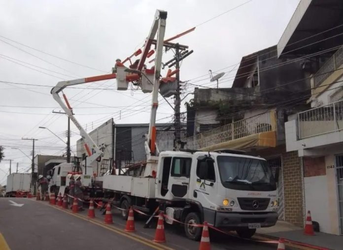 Lei aprovada pela Câmara proíbe instalação de novos medidores aéreos (Foto: Amazonas Energia/Divulgação)