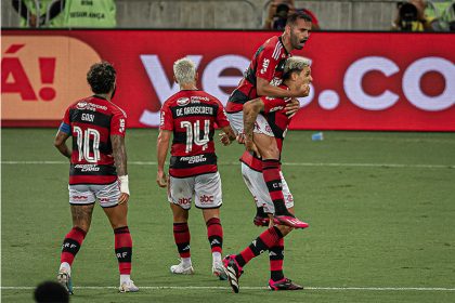 Pedro fez um dos gols do Flamengo em falha da zaga do Vasco (Foto: Paula Reis/CRF)