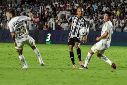 Lance de jogo entre Santos e Atlético-MG: Peixe e Galo sem gols (Foto: Jota Erre/Photo Premium/Folhapress)