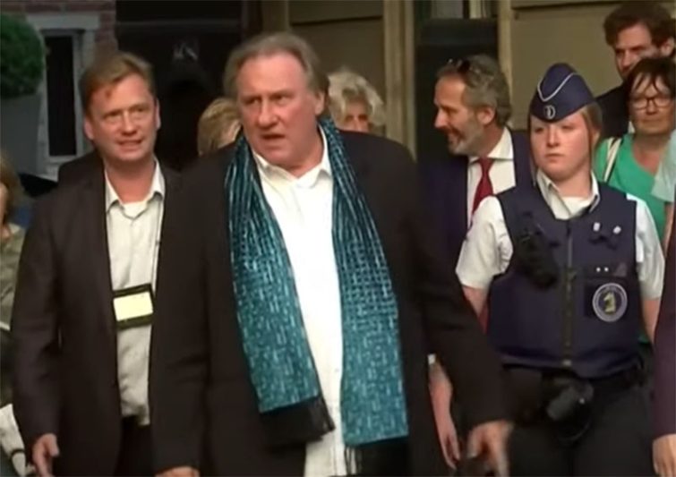 Ator Gérard Depardieu é acusado por 13 mulheres de importunação sexual (Foto: YouTube/Reprodução)