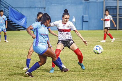 Recanto (de azul) tem boa vantagem sobre o Tarumã (Foto: Deborah Melo/FAF Divulgação)