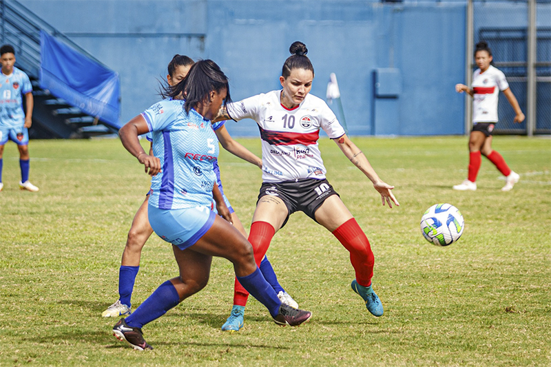 Recanto (de azul) tem boa vantagem sobre o Tarumã (Foto: Deborah Melo/FAF Divulgação)