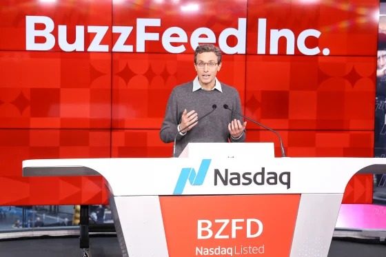 Jonah Peretti, CEO da BuzzFeed, que vai fechar divisão de notícias (Foto: Bennett Raglin/Getty Images)