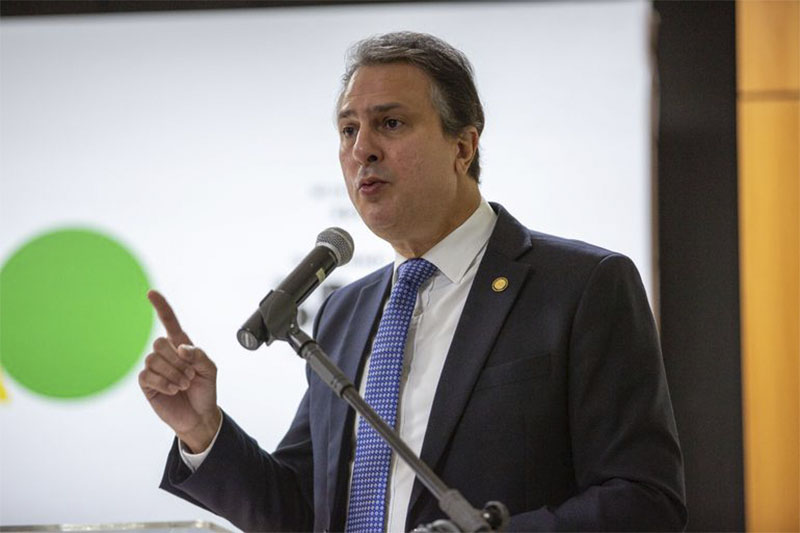 Camilo Santana anunciou retomada de obras na educação (Foto: Fabio Rodrigues-Pozzebom/ABr)