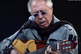Cantor Jards Macalé lança novo álbum para celebrar a arte de cantar (Foto: YouTube/Reprodução)
