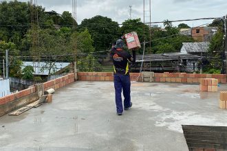 Pedreiros são vulneráveis a contusões no ombro (Foto: Murilo Rodrigues/ATUAL)