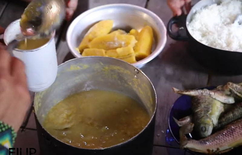 Raízes são usadas em várias receitas na culinária indígena (Foto: Trailer/Reprodução)