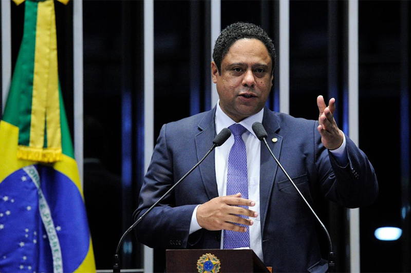 Deputado Orlando Silva cedeu à pressão na Câmara (Foto: Edilson Rodrigues/Agência Senado)