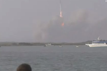 Decolagem do Starsgip foi normal, mas foguete explodiu momentos depois (Foto: YouTube/Reprodução)