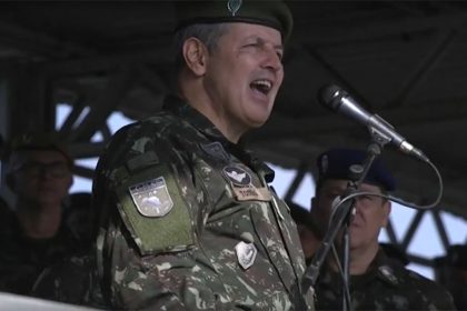 General Tomás Paiva discursou em solenidade do Dia do Exército (Foto: YouTube/Ge/Reprodução)