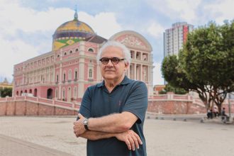 Milton Hatoum elogiou adaptação de sua obra para o teatro (Foto: Hamyle Nobre/Divulgação)