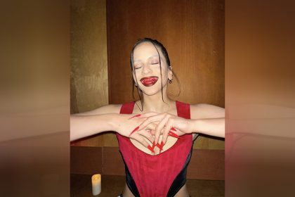 Rosalia foi chamada de motovampi por causa de dentes vermelhos (Foto: Instagram/Reprodução)