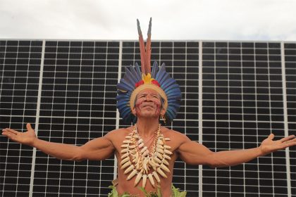 Cacique Pinõ Tatuyo: painel solar proporcionará economia com energia (Foto: Diego Peres/Secom)
