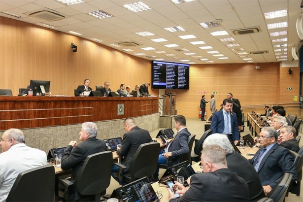 Vereadores de Campinas receberão 13º salário e adicional de férias