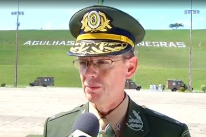General Ricardo Augusto Ferreira Costa Neves assume o CMA (Foto: Globoplay/YouTube/Reprodução)