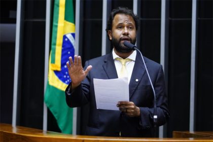 Deputado Henrique Vieira disse que lamenta entendimento equivocado sobre o PL (Foto: Pablo Valadares/Agência Câmara)