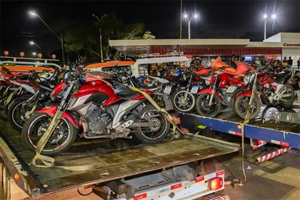 Algumas motos eram roubadas e outras tinham o úmero de chassi adulterado (Foto: Isaque Ramos/Detran-AM)
