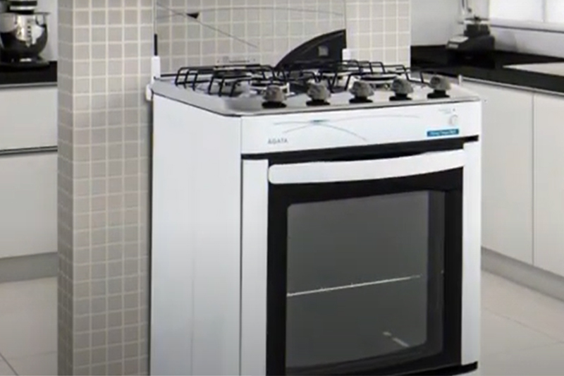 Fogões da Esmaltec tem problema nos injetores e empresa faz recall (Foto: YouTube/Reprodução)