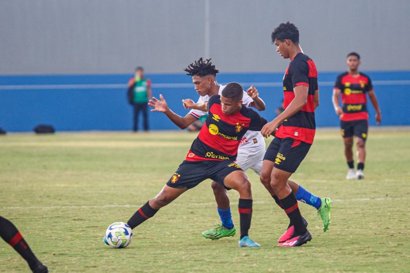 Sport Recife praticamente garantiu classificação ao golear Fast Clube no primeiro jogo (Foto: Deborah Melo/FAF)