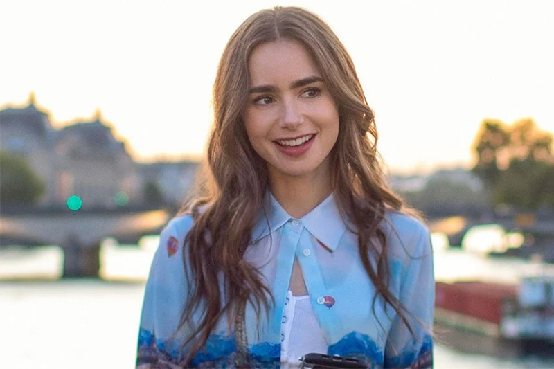 Lily Collins teve anel de noivado roubado (Foto: Netflix/Reprodução)