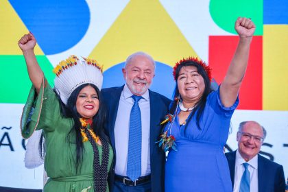 Ministra dos Povos Indígenas com Lula