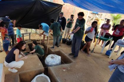 Equipe do Musa resgata últimas urnas de sítio arqueológico (Foto: Kássio Nunes/Comunicação MPF)