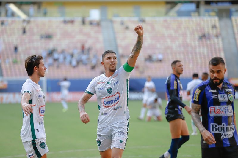 Charles marcou o único gol da vitória do Manaus FC sobre o Altos (PI)