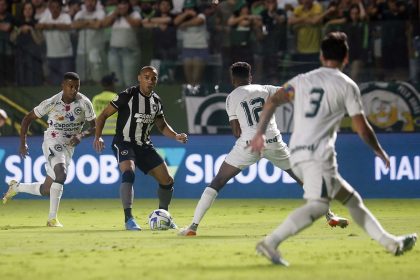 Em casa, Goiás derrotou de virada o Botafogo
