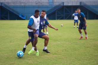 Nacional treina para jogo com o Princesa
