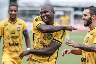 Atacante Sassá marca dois gols sobre o Remo